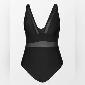 NWT CUPSHE Women’s Plus Size One Piece Swimsuit V Neck